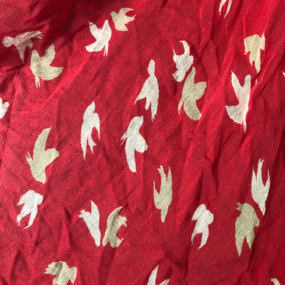 Red and white bird scarf - Picture 2 of 3